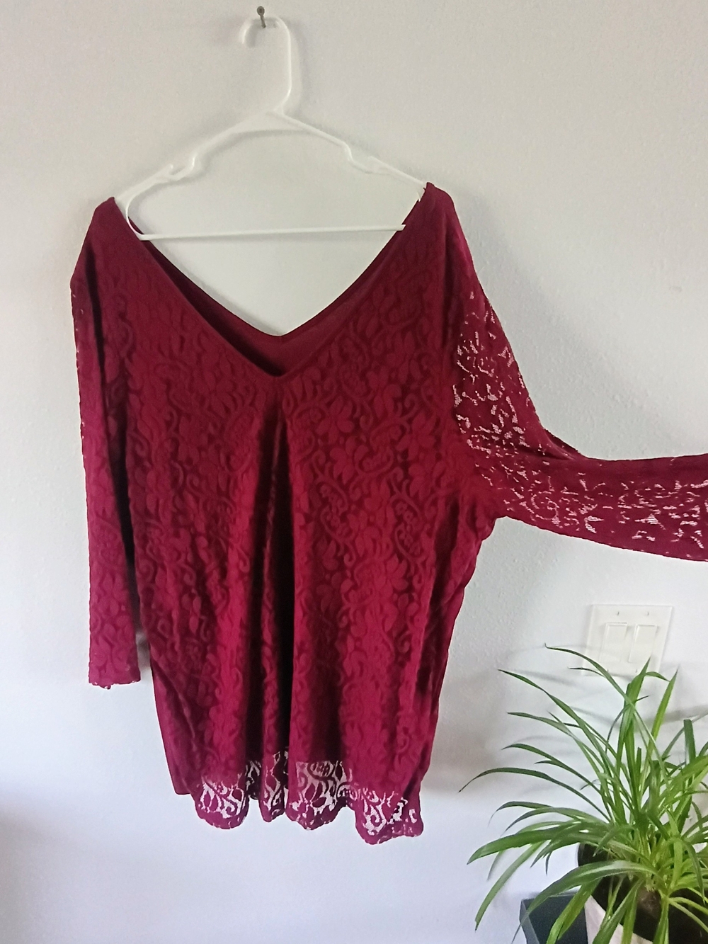Lane Bryant 26/28 Burgundy Floral Lace V Back 3/4 Sleeve Plus Size Top Tunic